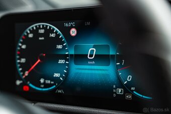 Mercedes-Benz GLA 250 4Matic AMG Line / SK - vozidlo - 13