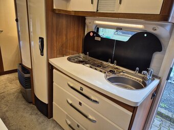 Obytný přívěs Hobby Excellent 560 KMFe - 13