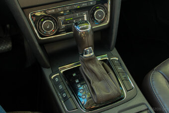 Škoda Superb Combi 2.0 TDI CR 170k L&K 4x4 DSG - SK - 13