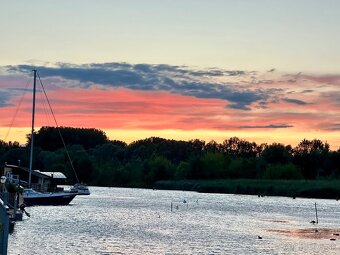 Štýlový hausbót na Dunaji je na predaj - 13
