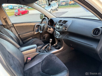 Toyota RAV4 SUV/Off-road 110kw Manuál - 13