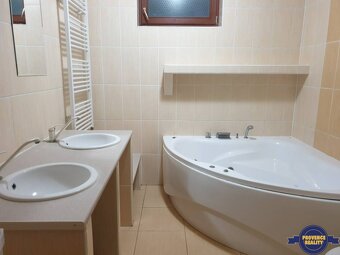 PREDAJ : 6 - izbový rodinný dom s pozemkom 680 m2 - KOMÁRNO, - 13