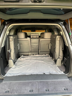 TOYOTA LAND CRUISER 200 - 13