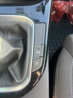 Hyundai i30 1.5 DPI POJAZDNÉ, 2025, NAVI, 2tkm, 74 kw - 13