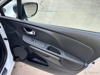 Športové auto Renault Clio - 13