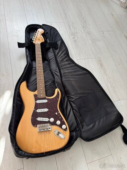 Elektrická kytara - Fender + combo + příslušenství - 13