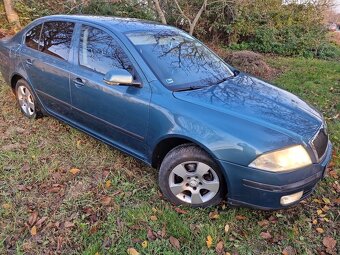 Skoda Octavia 1.9 tdi 77kw 105 ps sedan modrozelená METALIZA - 13