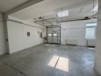 MULTIFUNKČNÝ OBJEKT V ŠAMORÍNE PRI ZJAZDE R7 - 13