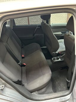 Volkswagen Polo 1.4 benzin 55kw r2005 - 13