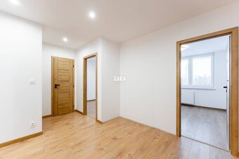 Nad Jazerom - 3 izb. byt ul. POLUDNÍKOVÁ, 71 m2 + loggia. No - 13