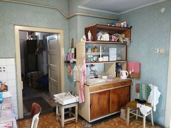 NA PREDAJ: 2izbový RD s veľkorysým pozemkom 1962m2 - Šoporňa - 13