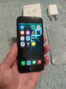 Apple iphone SE 2020 64GB Black - 13