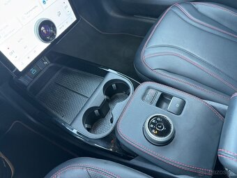 Ford Mustang Mach-E 75.7kWh Premium AWD STD ODPOCET DPH - 13