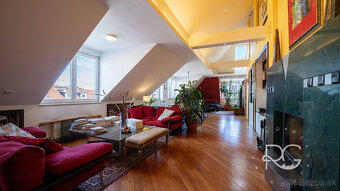 Pôsobivý staromestský byt s veľkou terasou s krásnym výhľado - 13