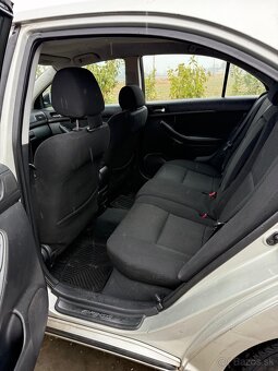 Toyota Avensis 2.0 D-4D - 13