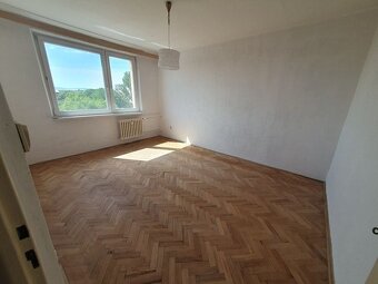 Zaujímavý 3izbový byt pri Priori 65m2 Výťah - 13