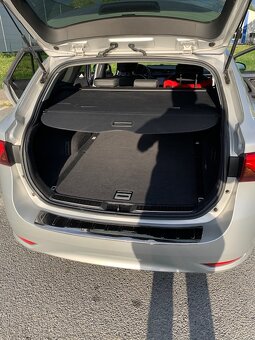 Toyota Avensis T27 Combi/Touring Sports 1.8, 108 kW, benzín - 13