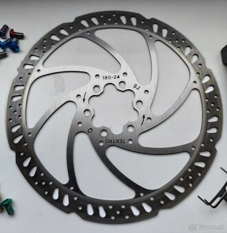 Predám komplet Shimano stred,kazeta,prehadzovačka,brzdy - 13