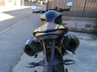 TRIUMPH 1050 Speed Triple RS 4/2021 - 13