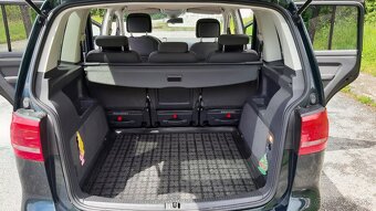 Predám volkswagen touran 2,0 TDI - 13