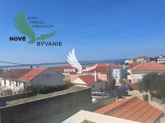 Na predaj vila s bazénom a výhľadom na more v Chorvátsku - P - 13