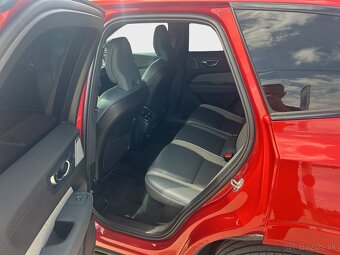 VOLVO XC60 B6 AWD R-Design - 13