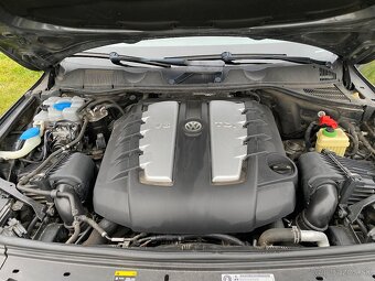 Predam VW Touareg 4.2 TDi V8 EXCLUSIVE - 13