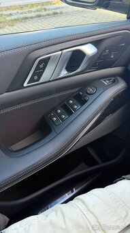 BMW X5 xDrive30d M Sport– Black Sapphire - 13