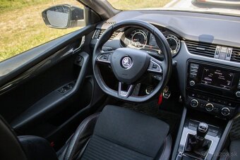 Škoda Octavia Combi 2.0 TFSI RS - 13