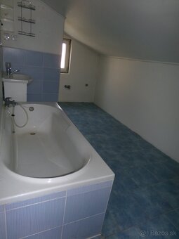 Na predaj rodinný dom v Hosťovciach - 13