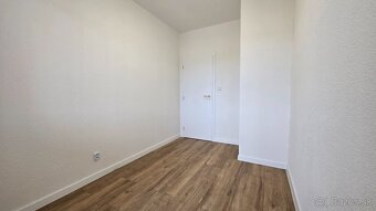 ZNÍŽENÁ CENA - Sliač 2,5 izb. byt kompletná rekonštrukcia - 13