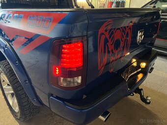 DODGE RAM 5.7 HEMI 4X4 model roku 2015 - 13
