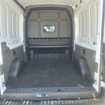 Prenájom 7 miestneho Ford Transit 2.0 TDCi – r.v. 2025 - 13