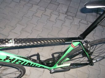 Predám fullcarbon cestný bicykel KTM vo farbe teamu HRINKOW - 13