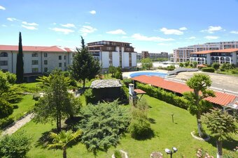 Apartmán 2+kk s výhledem na bazén a moře, 300 m od pláže - 13
