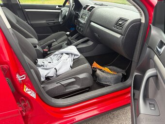 Vw golf 5 benzín 2008 - 13