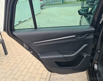 ŠKODA OCTAVIA COMBI 2.0 TDI SCR STYLE - 13