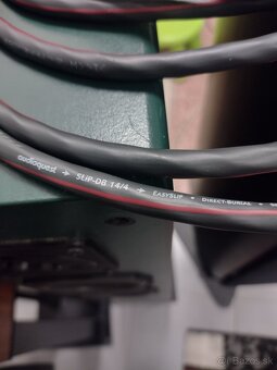 WHARFEDALE EVO 4.2 stojan a káble - 13
