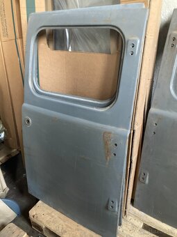 Uaz 452 sanitka, buchanka predám karosárske diely - 13