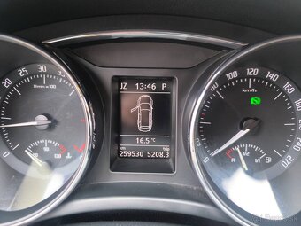 Škoda Superb Combi 2.0 TDI CR 140k Ambition DSG - 13