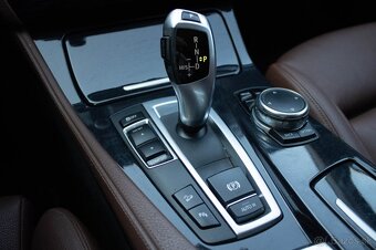 BMW Rad 5 Touring 520D XDRIVE 140kW AT8 2016 - 13