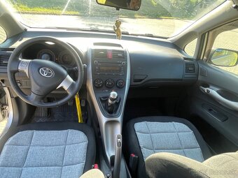 Toyota Auris - 13