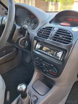 Peugeot 206 1.1 2004 - 13