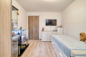 Na predaj priestranný 4-izbový rodinný dom v Malženiciach - 13