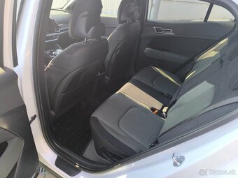 Kia Sportage 1.6 T-GDi FWD 7DCT MY25 EDÍCIA 30 - 13
