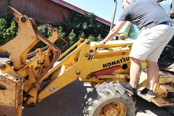 Báger KOMATSU WB97R - 13