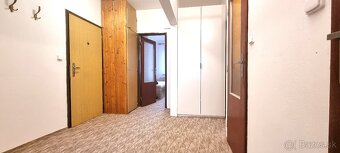 ČISTÝ 3i. BYT S NOVOU SEDAČKOU, POSTEĽAMI A KOBERCOM / BA IV - 13