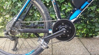 Celoodpružený horský bicykel Cube prerobený na elektrický - 13