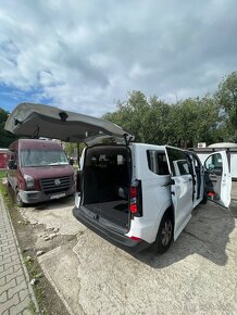 Prenájom 8 miestne auto s tažnym zariadením - 13