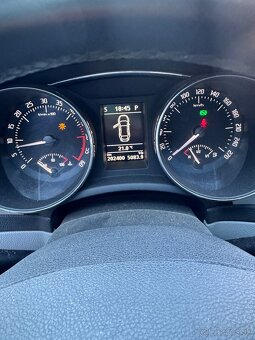 Škoda Superb 2.0 TDI DSG - 13